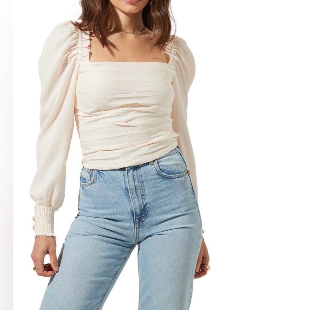 ASTR the Label Square Neck Puff Sleeve Top Cream